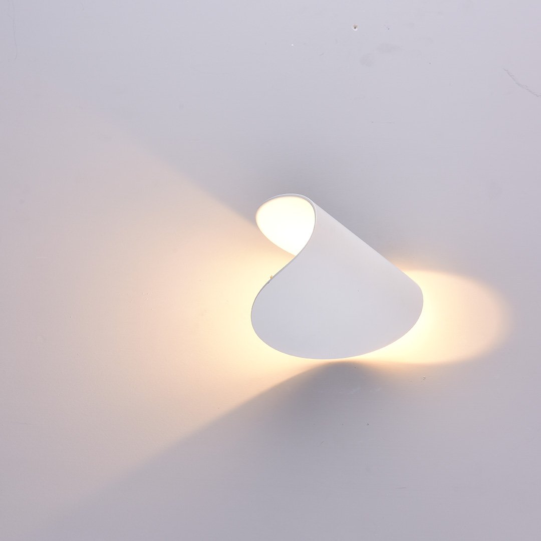 Twist Design Wall Sconce