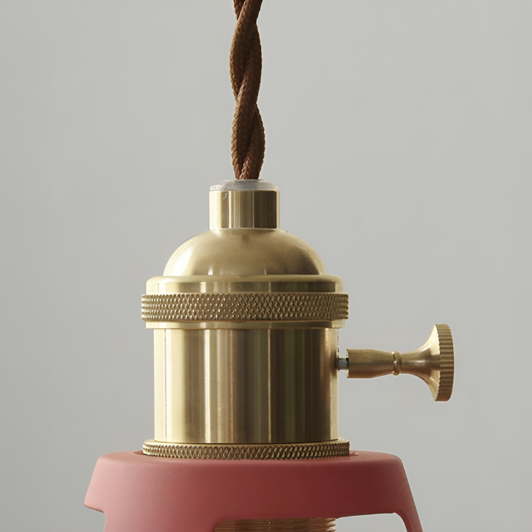 Single-Bulb Industrial Metal Pendant Light for Dining Spaces