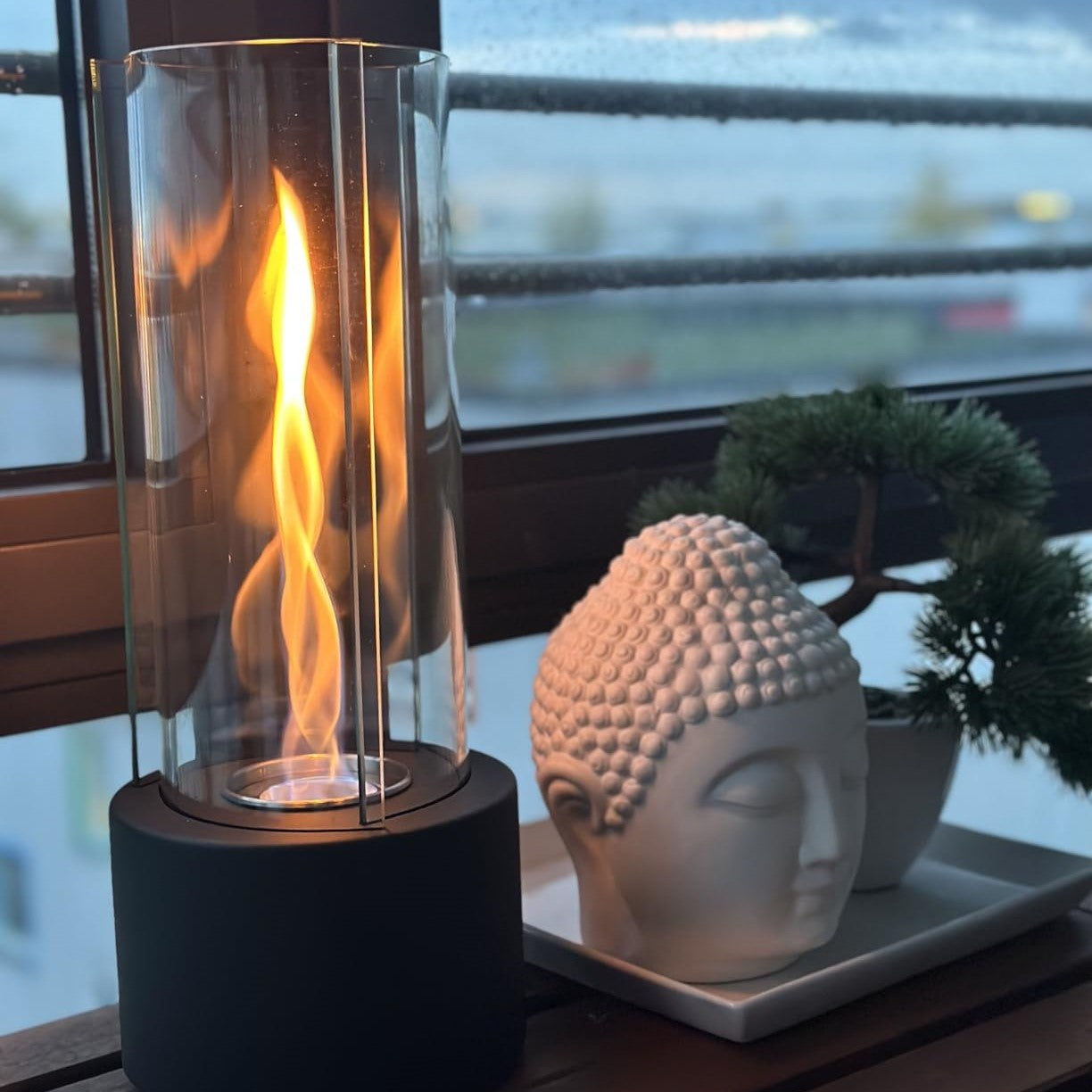 Long-Burning Flame Oil Table Lamp
